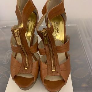 ✅FINAL✔️Michael Kors Berkeley platforms sandals